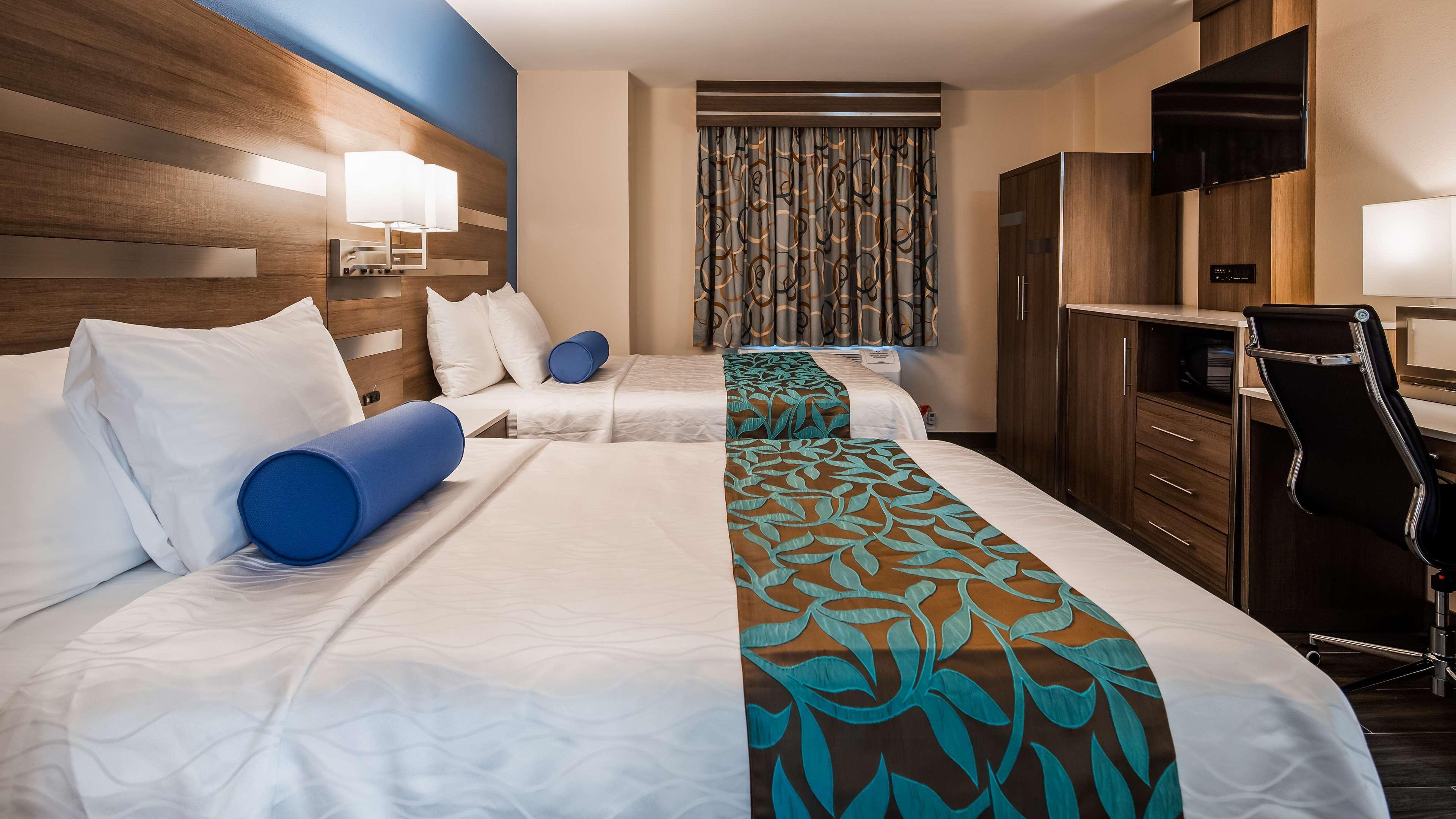 Best Western Plus Stadium Inn Ню Йорк Екстериор снимка